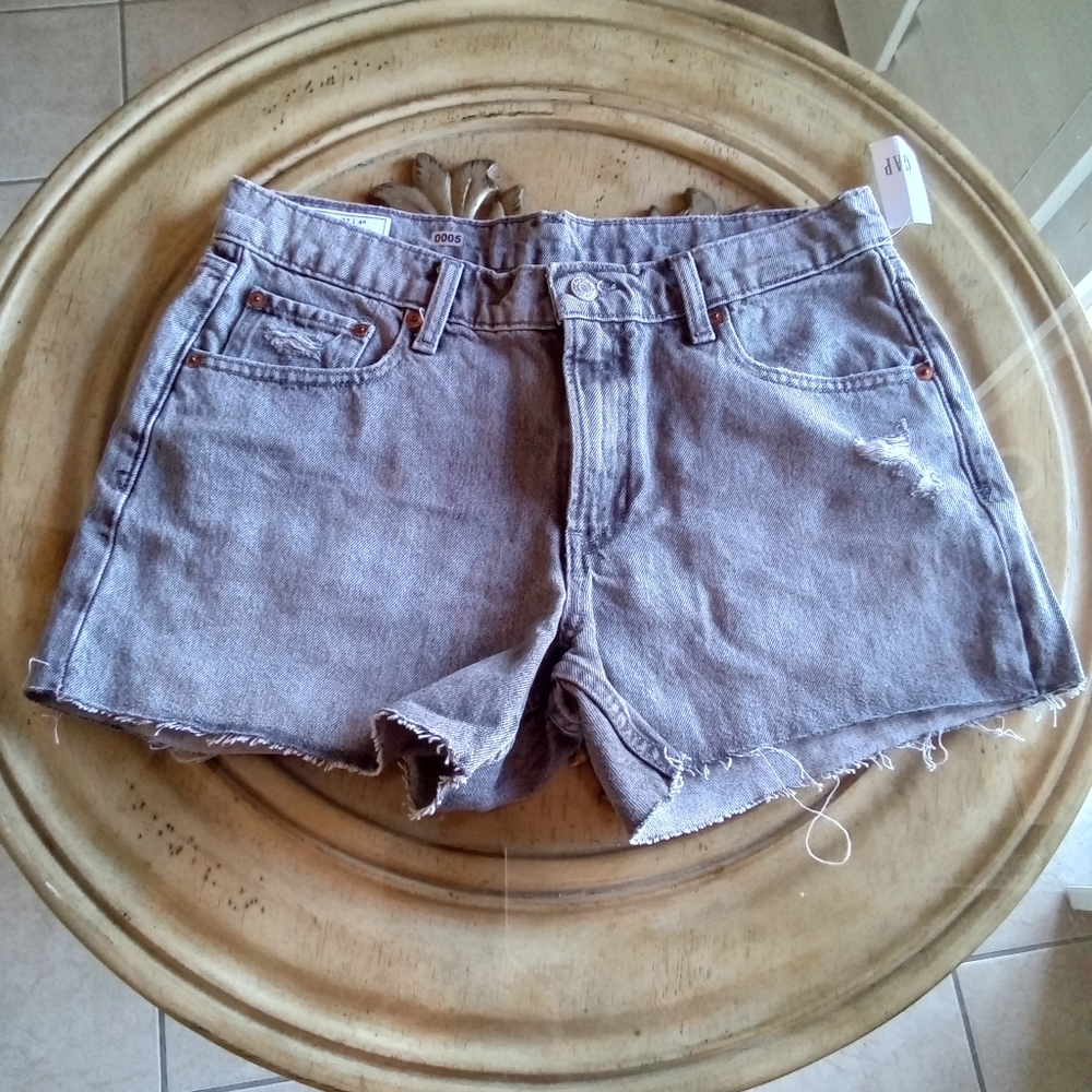 Gap Low Stride Short,  Size 4/27R Color Grey